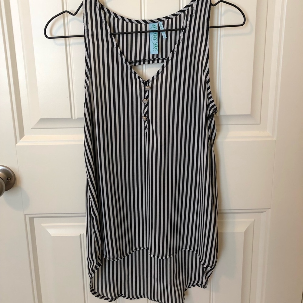 Black & White Sleeveless Blouse